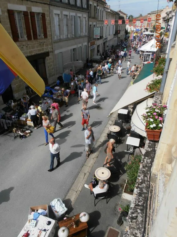 Photo de Vide-greniers